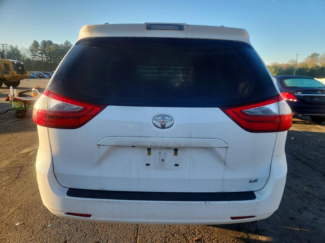 2020 TOYOTA SIENNA LE 8-PASSENGER photo 6