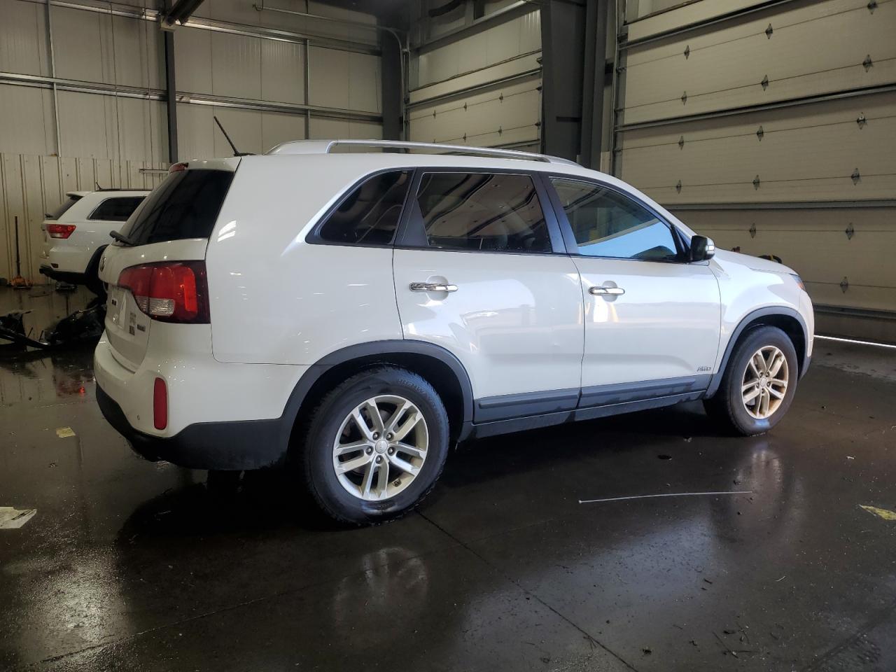 2014 KIA SORENTO LX photo 5