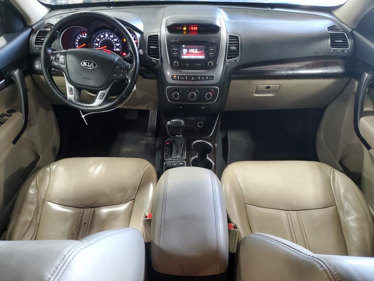2014 KIA SORENTO LX photo 15