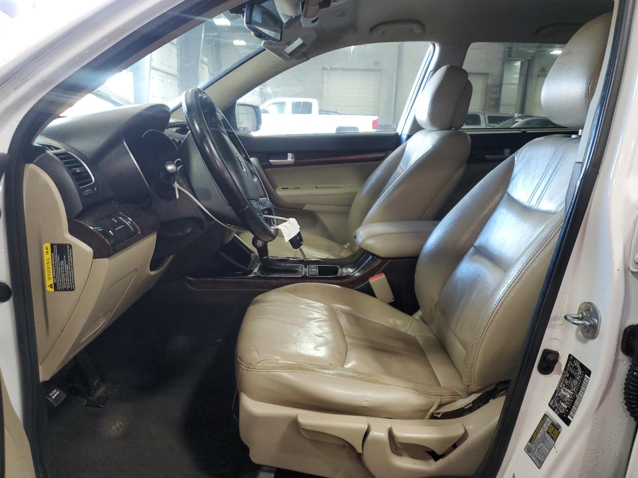2014 KIA SORENTO LX photo 13