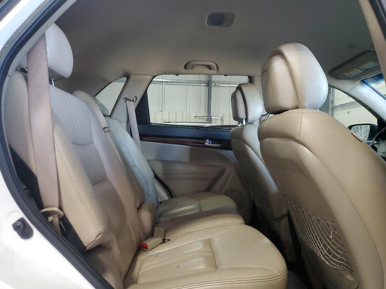 2014 KIA SORENTO LX photo 21