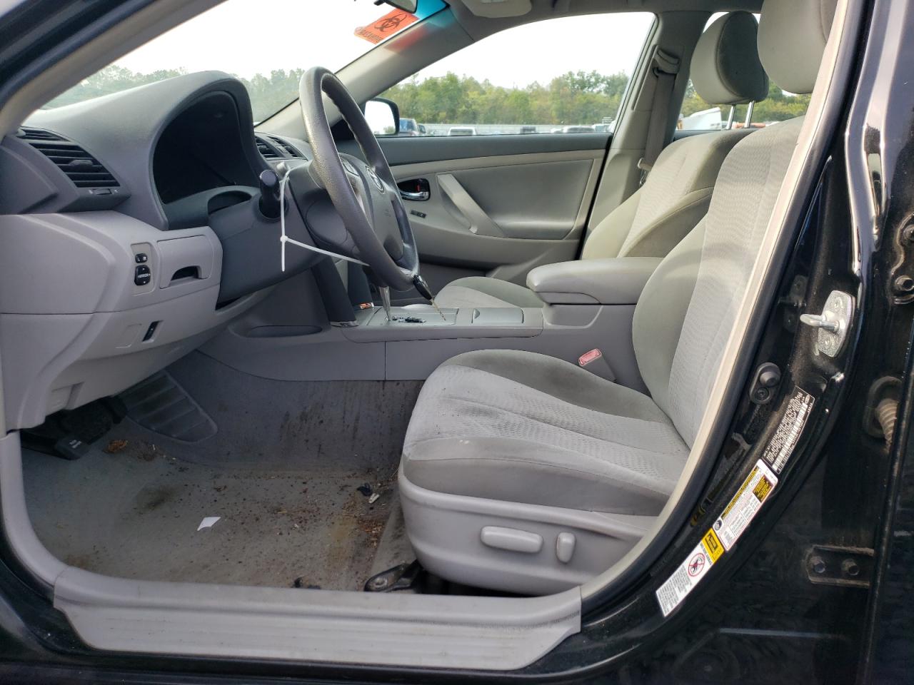 2010 TOYOTA CAMRY LE photo 13
