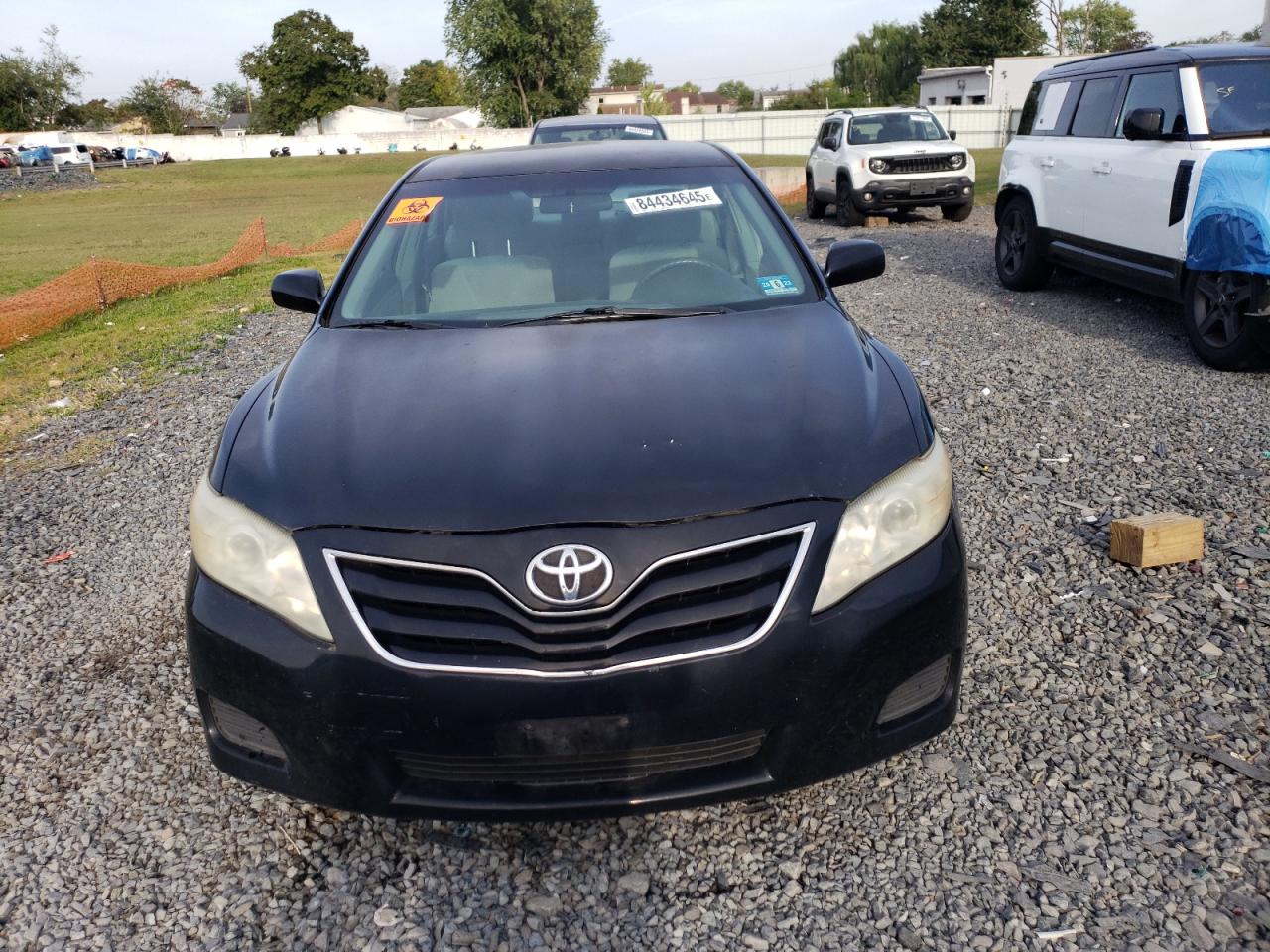 2010 TOYOTA CAMRY LE photo 9