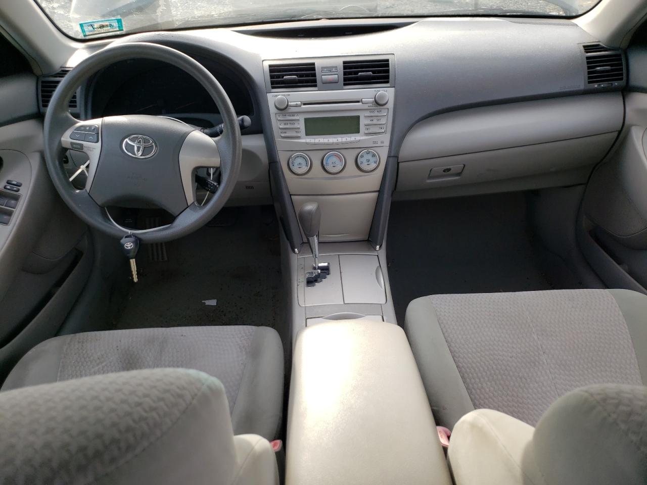 2010 TOYOTA CAMRY LE photo 15