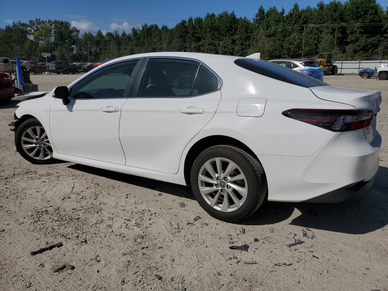 2023 TOYOTA CAMRY LE photo 3