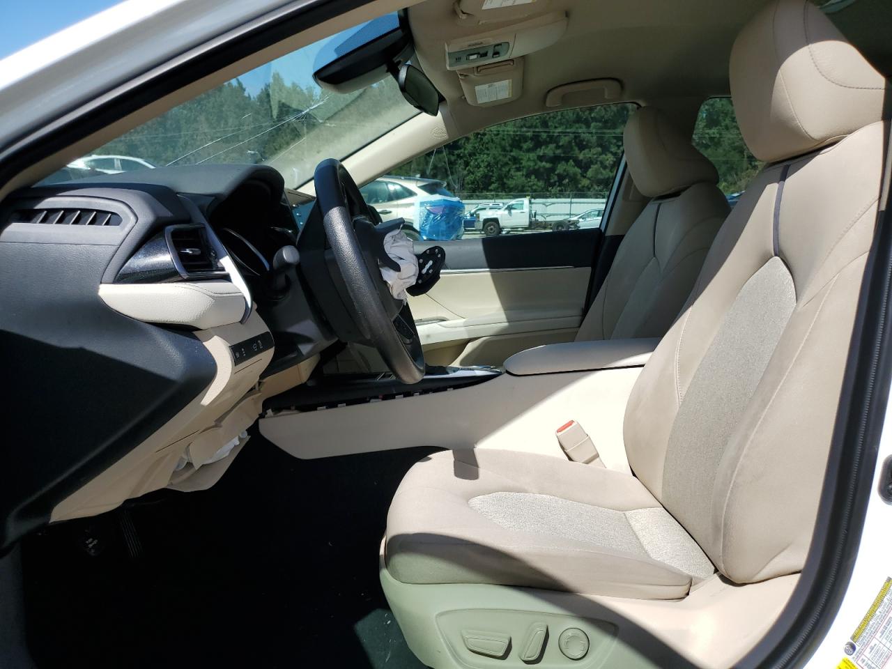 2023 TOYOTA CAMRY LE photo 13