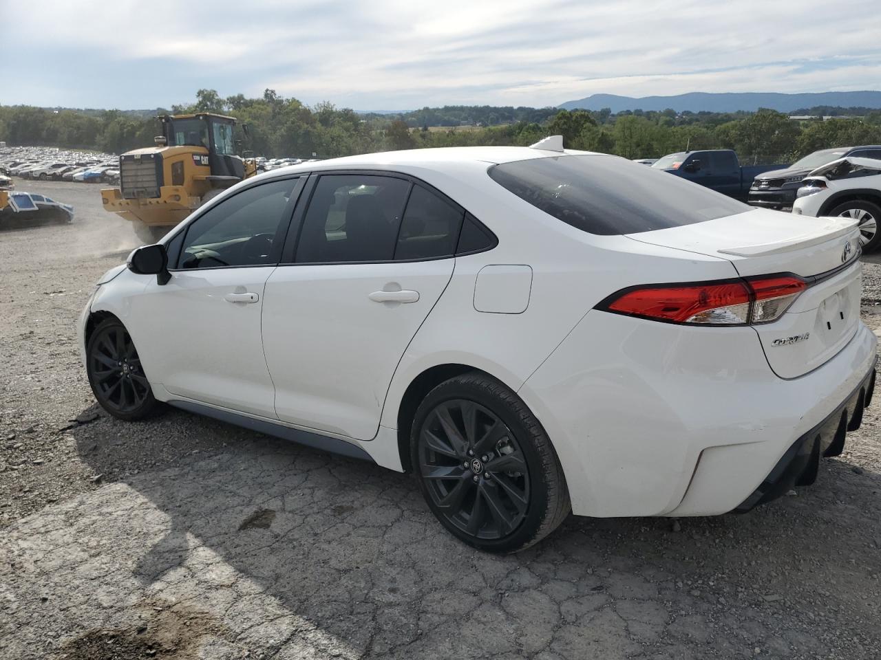 2025 TOYOTA COROLLA LE photo 3