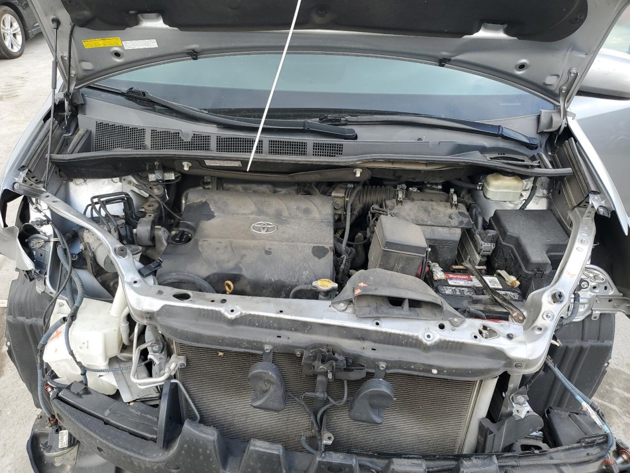 2016 TOYOTA SIENNA XLE photo 12