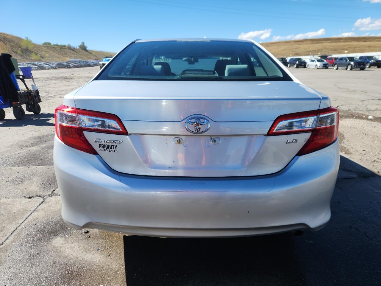 2012 TOYOTA CAMRY LE photo 11