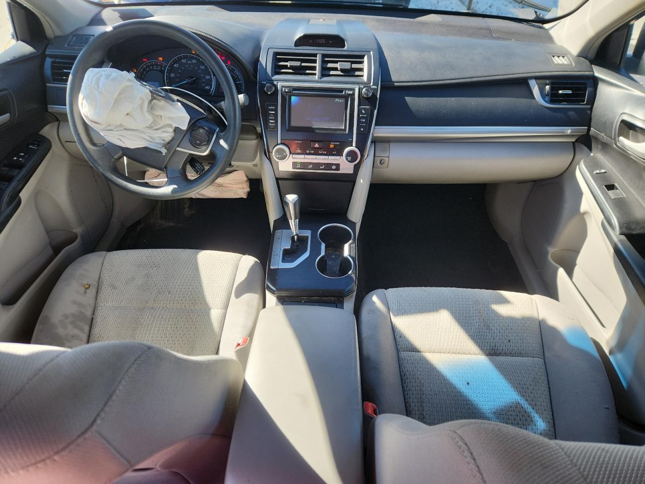 2012 TOYOTA CAMRY LE photo 15