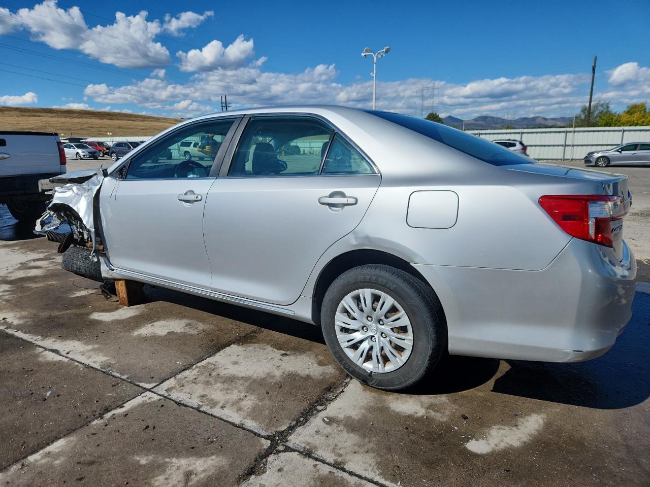 2012 TOYOTA CAMRY LE photo 3
