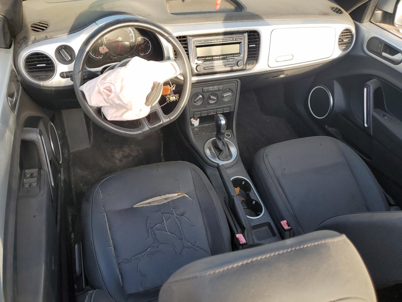 2013 VOLKSWAGEN BEETLE photo 8