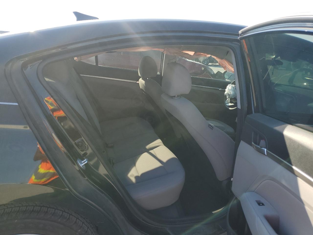 2019 HYUNDAI ELANTRA SEL photo 10