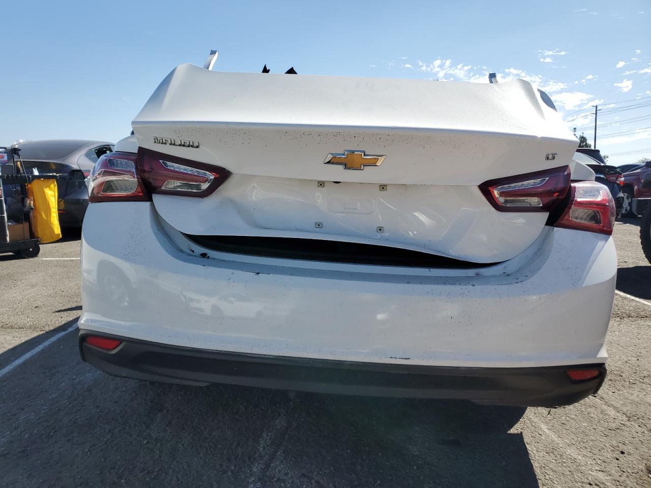 2022 CHEVROLET MALIBU LT photo 6