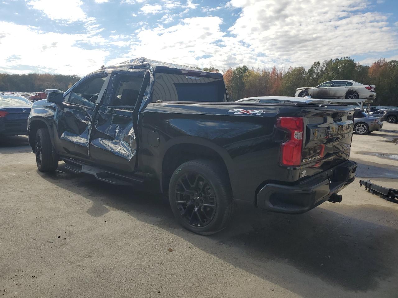 2023 CHEVROLET SILVERADO K1500 RST photo 2