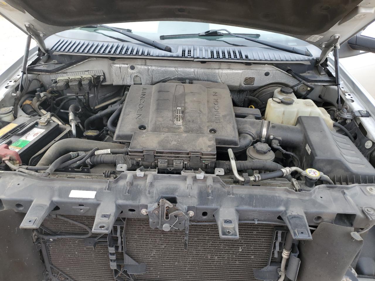 2012 LINCOLN NAVIGATOR L photo 12