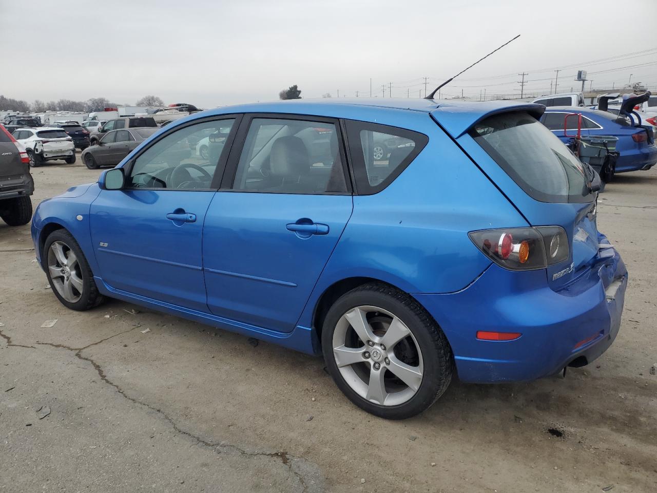 2006 MAZDA 3 photo 2