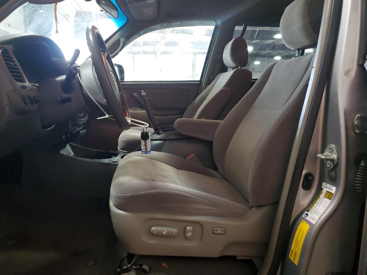 2007 TOYOTA SEQUOIA SR5 photo 7