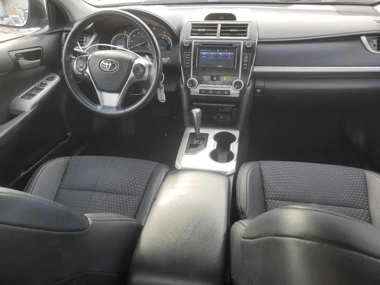 2014 TOYOTA CAMRY L photo 8