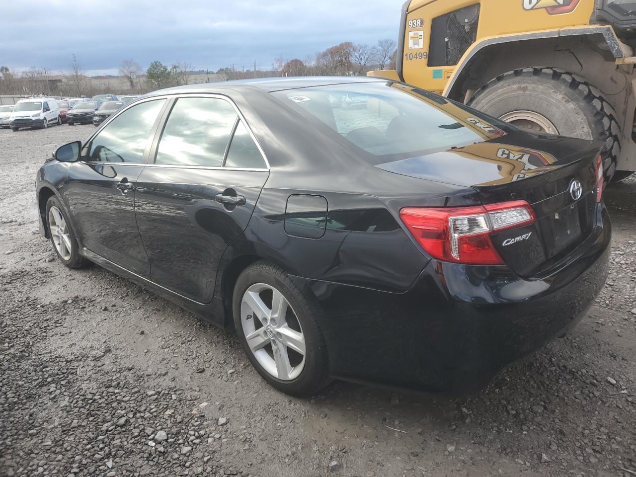 2014 TOYOTA CAMRY L photo 2