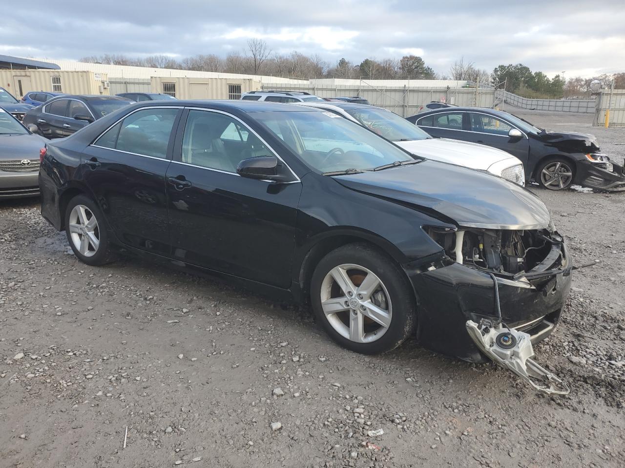 2014 TOYOTA CAMRY L photo 4
