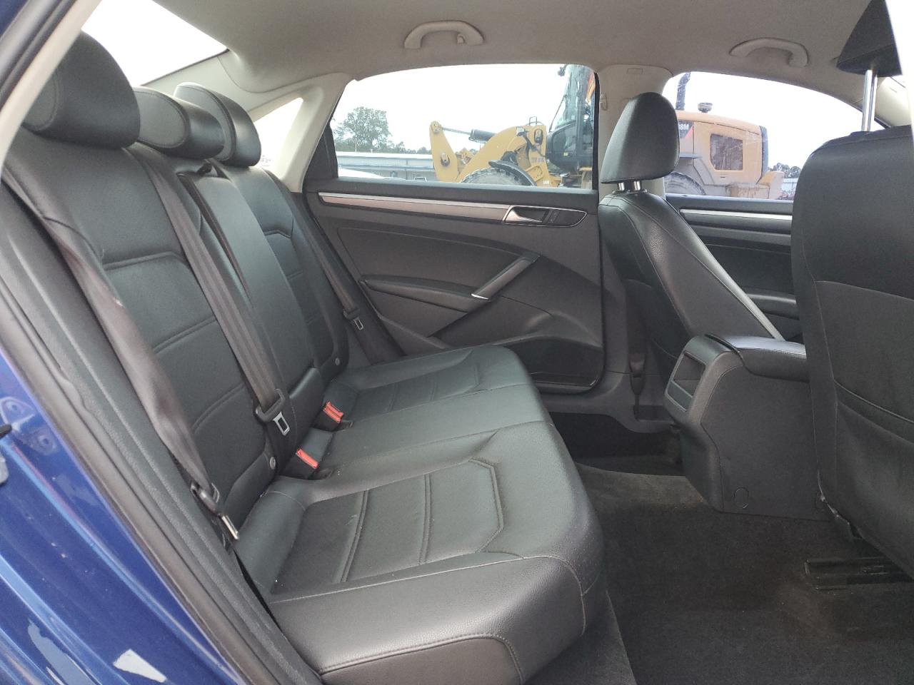 2017 VOLKSWAGEN PASSAT R-LINE photo 10