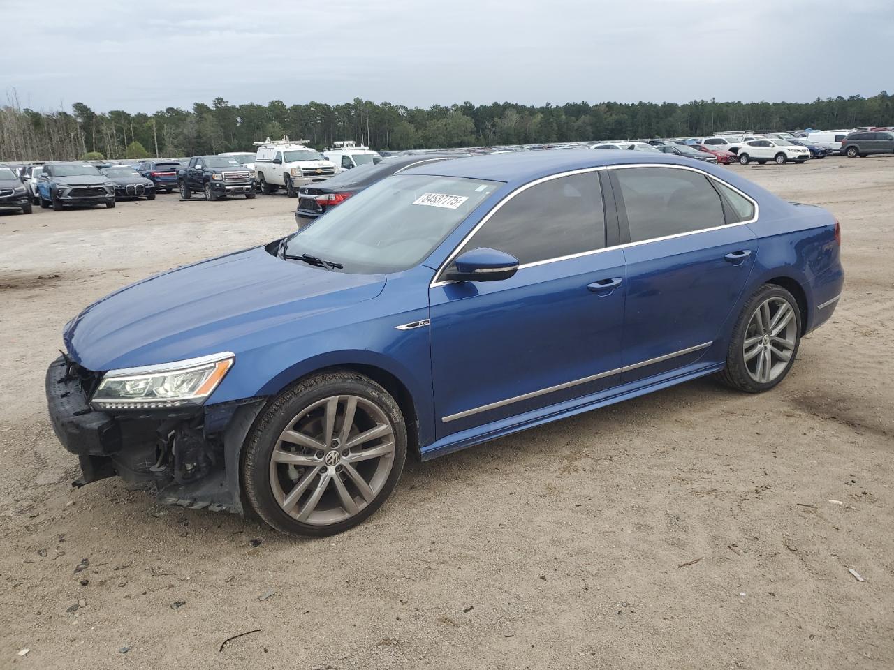 2017 VOLKSWAGEN PASSAT