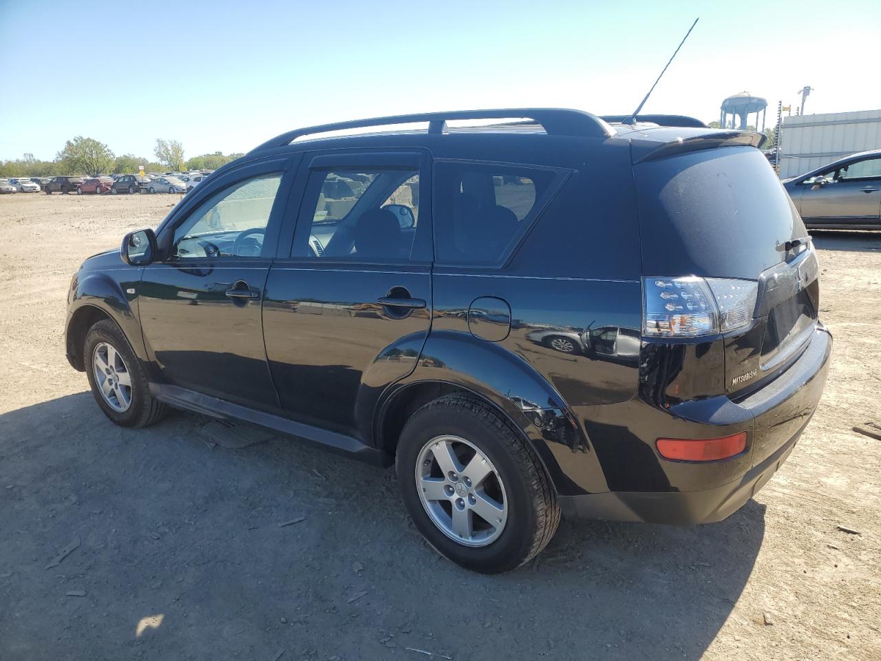 2009 MITSUBISHI OUTLANDER ES photo 4