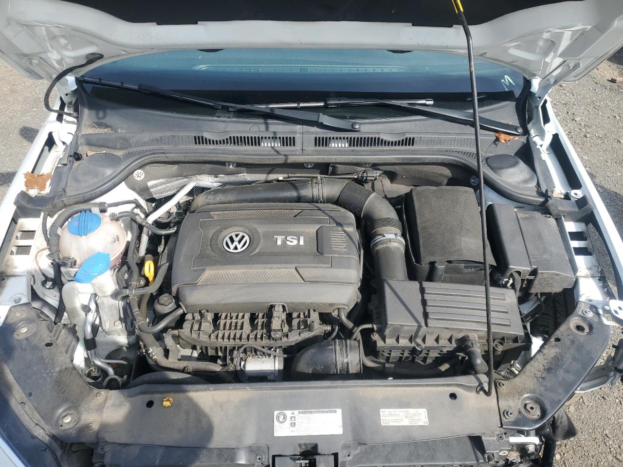 2017 VOLKSWAGEN JETTA SPORT photo 31