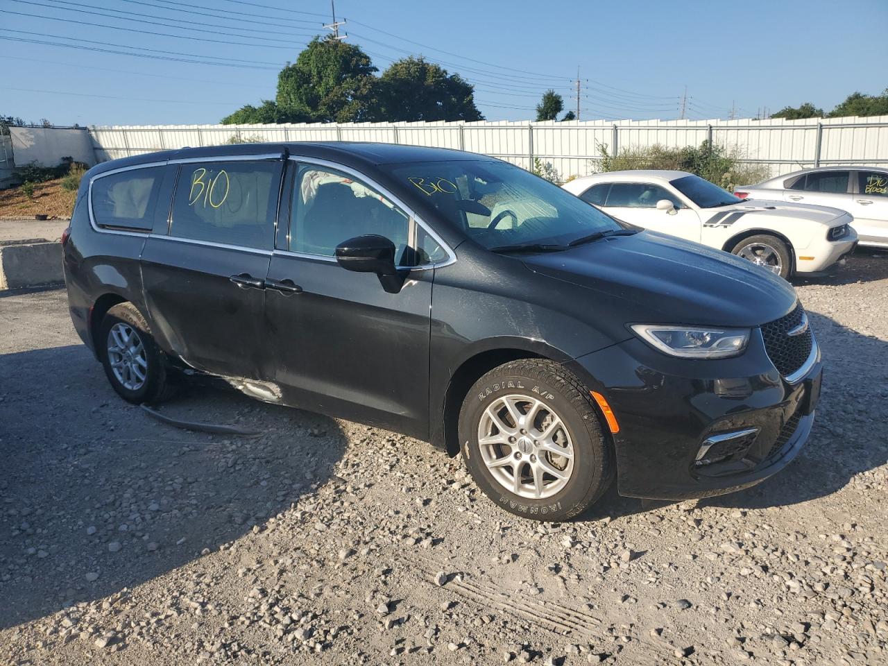 2023 CHRYSLER PACIFICA TOURING L photo 7