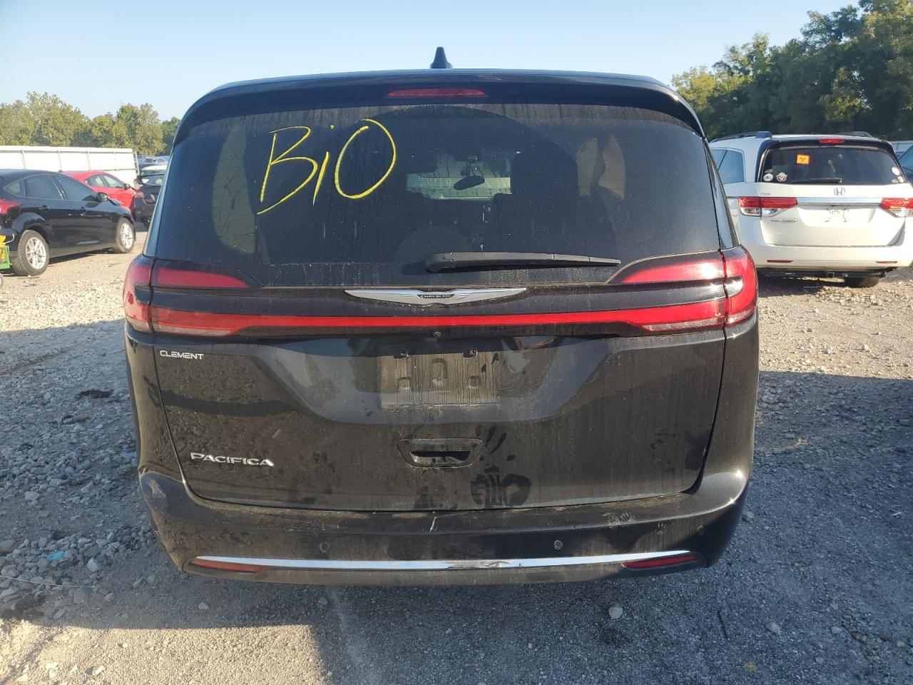 2023 CHRYSLER PACIFICA TOURING L photo 11