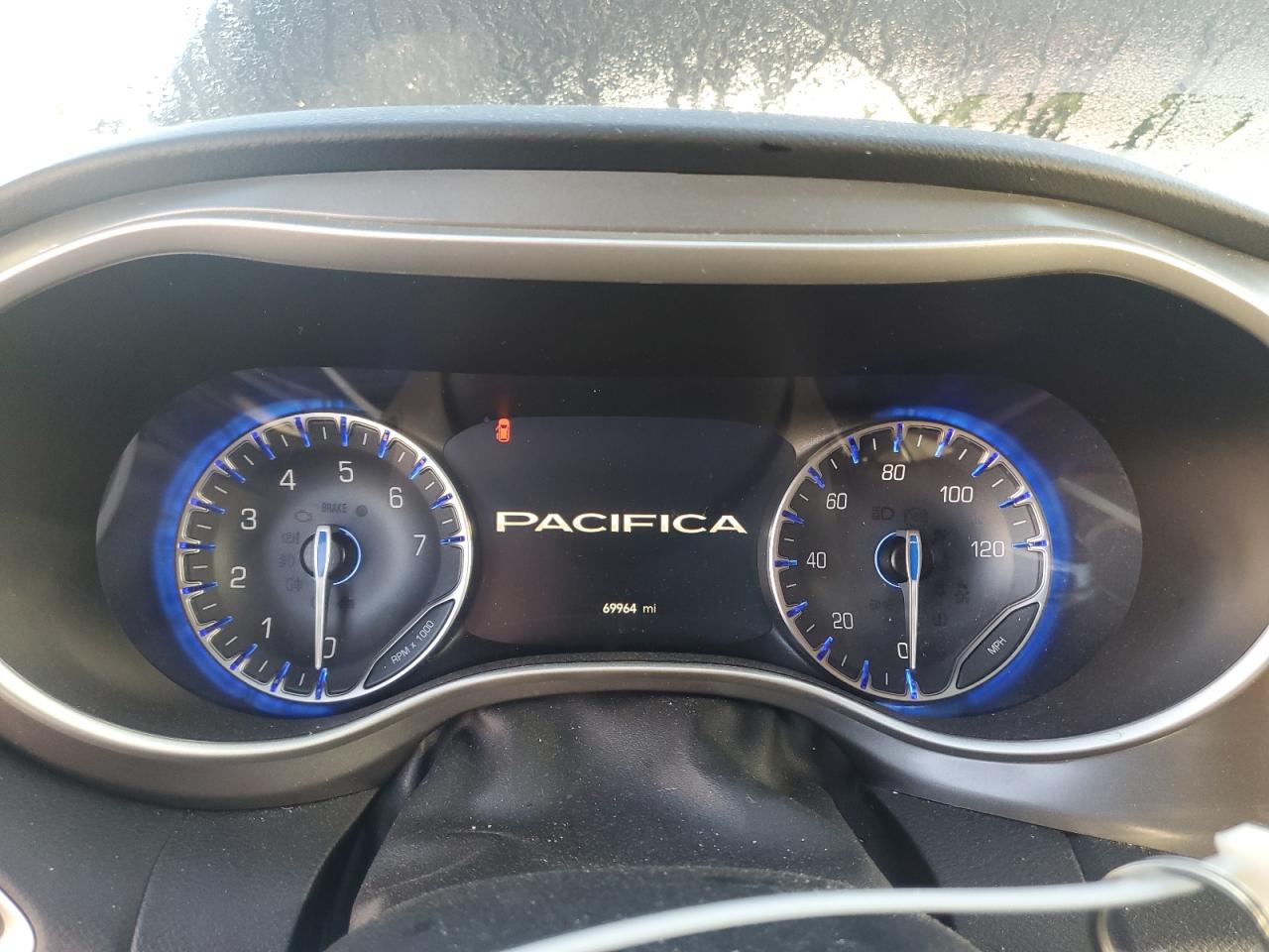 2023 CHRYSLER PACIFICA TOURING L photo 17