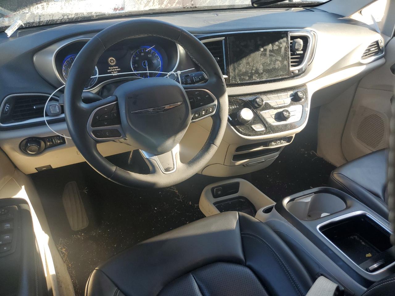 2023 CHRYSLER PACIFICA TOURING L photo 15