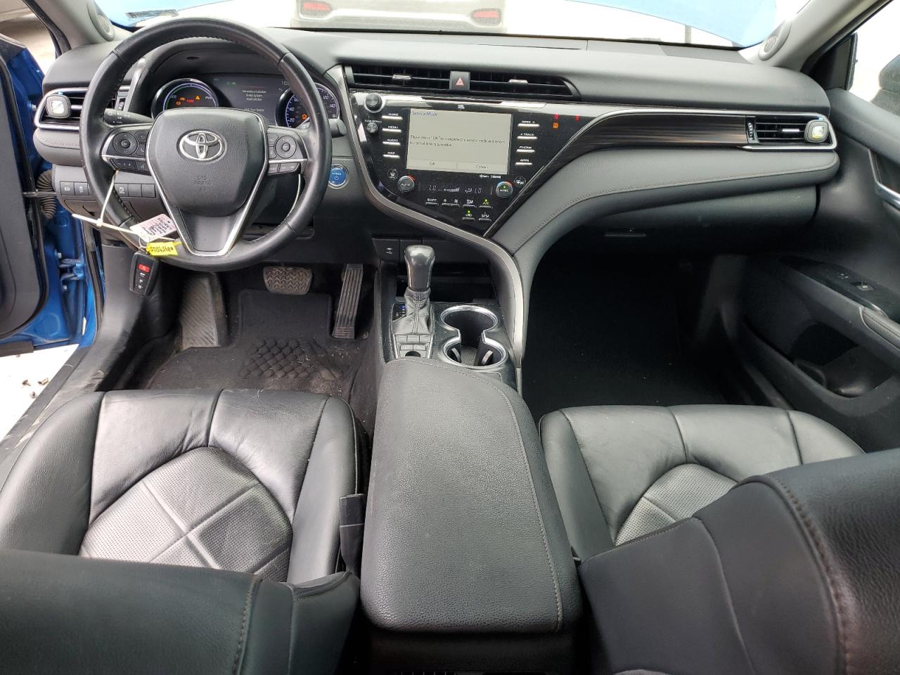 2019 TOYOTA CAMRY HYBRID photo 8