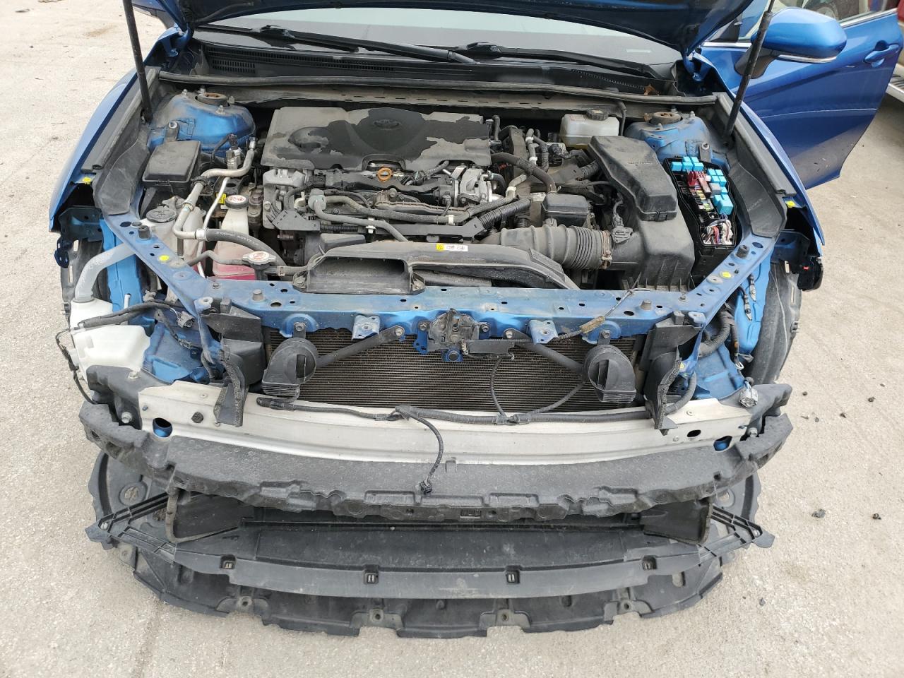 2019 TOYOTA CAMRY HYBRID photo 11