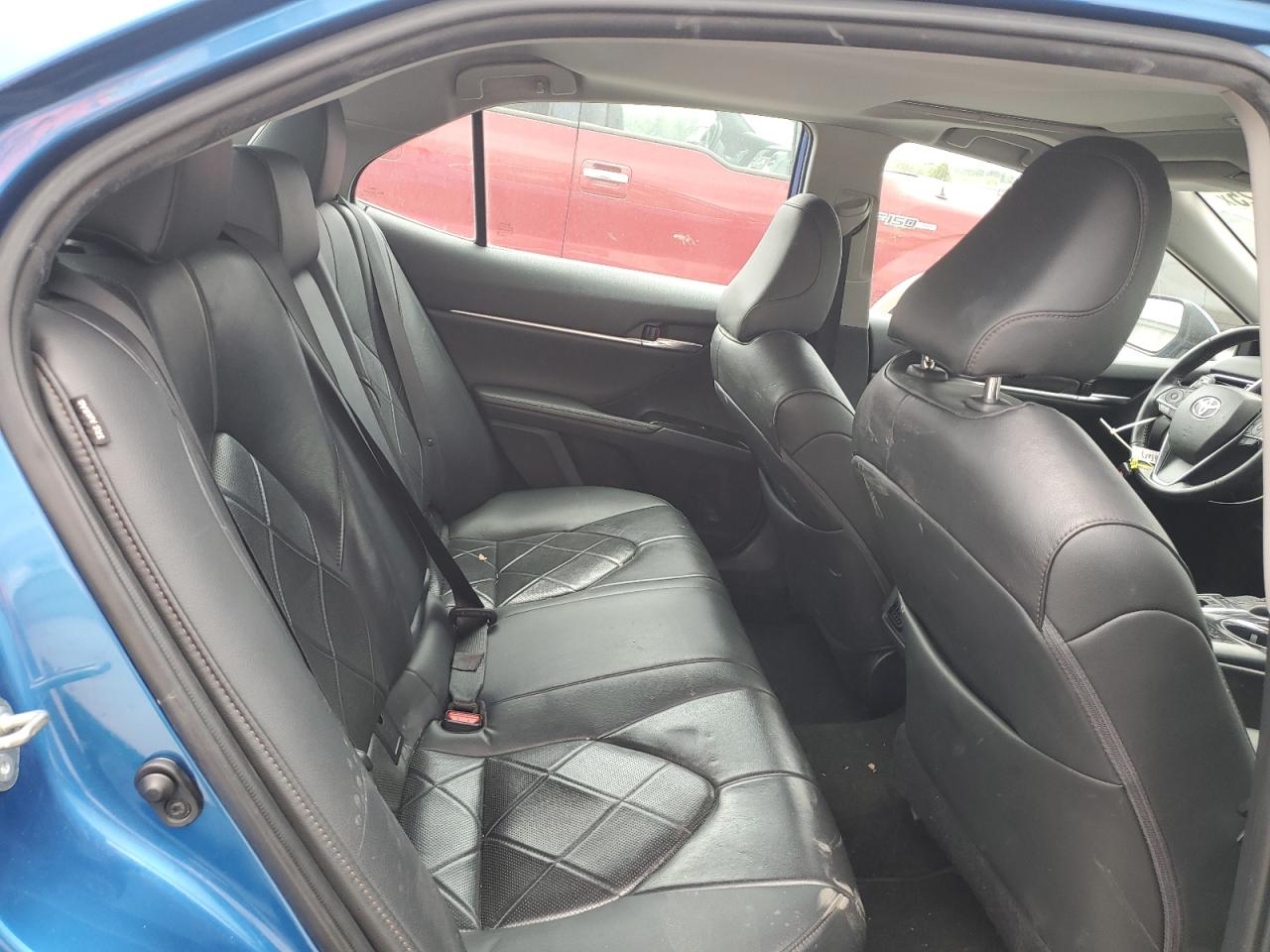 2019 TOYOTA CAMRY HYBRID photo 10