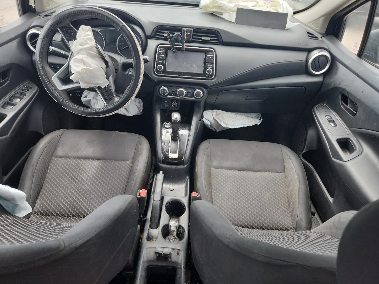 2020 NISSAN VERSA S photo 15