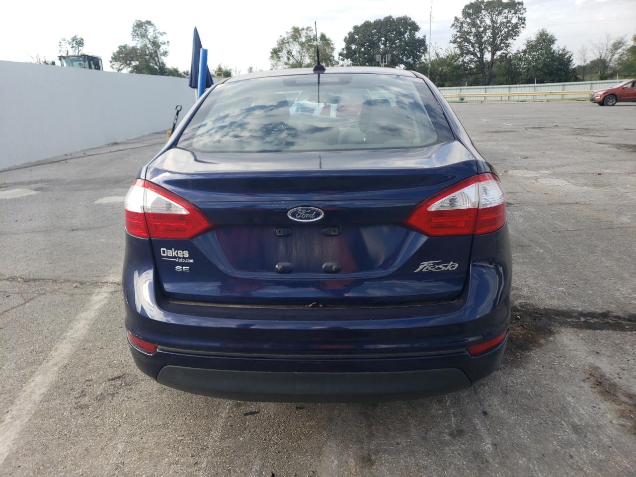 2016 FORD FIESTA SE photo 16