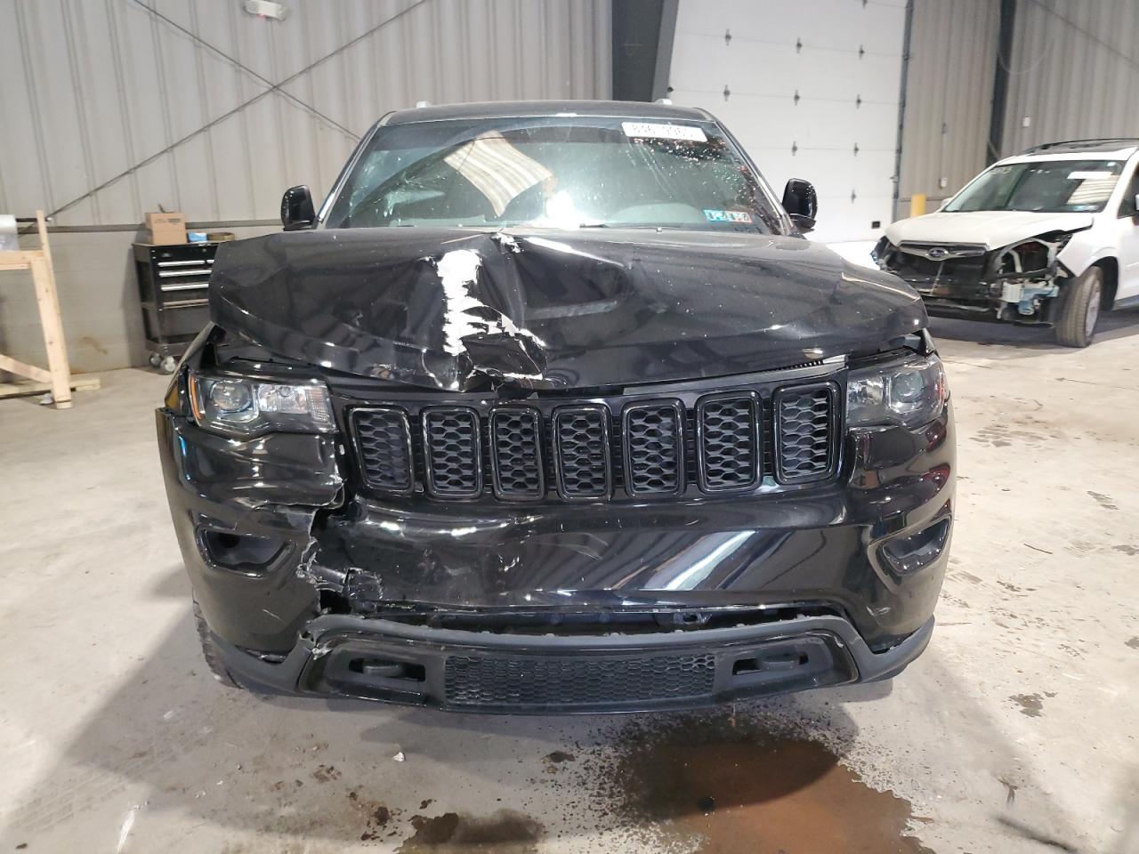 2019 JEEP GRAND CHEROKEE LAREDO photo 9