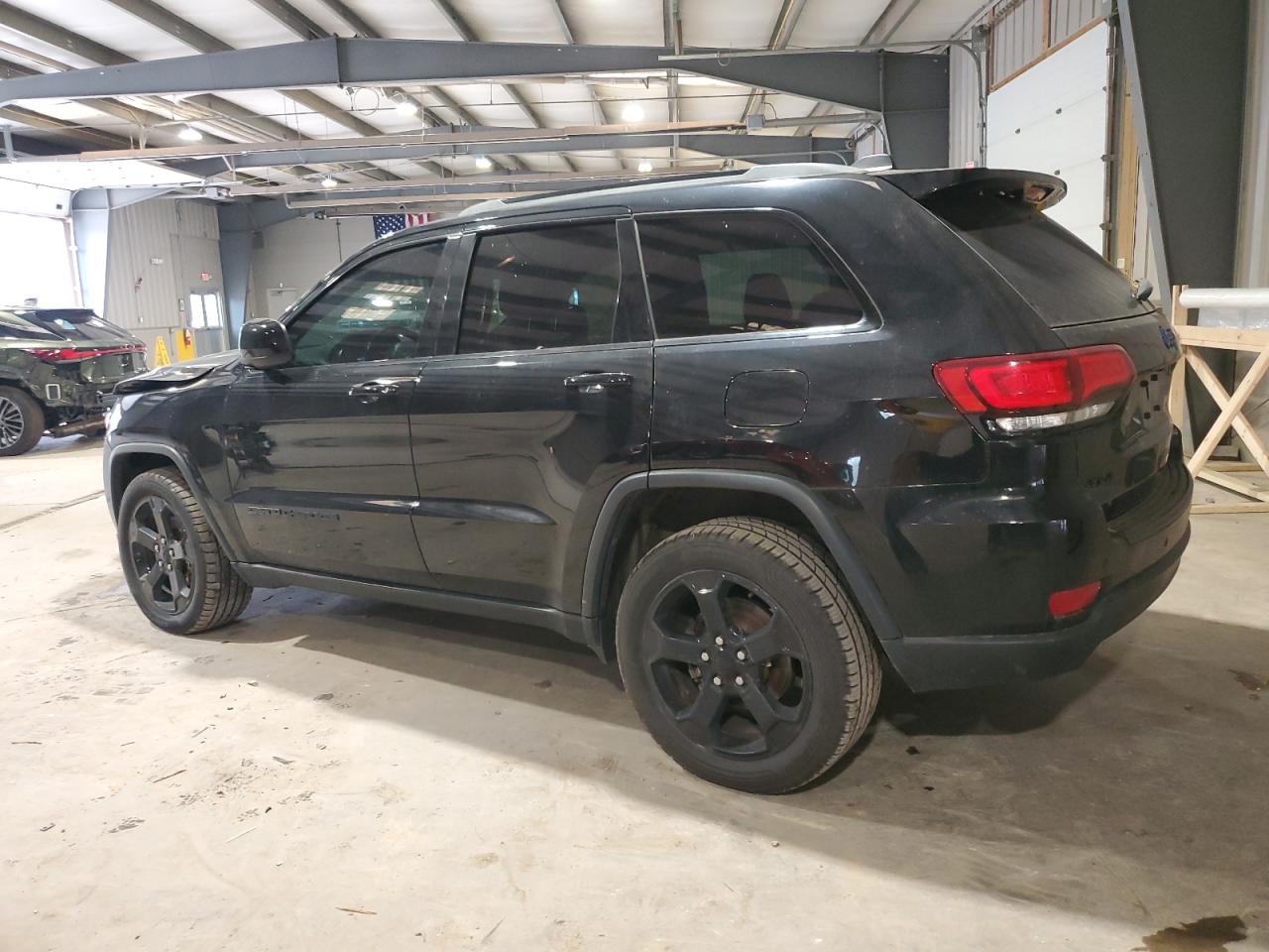 2019 JEEP GRAND CHEROKEE LAREDO photo 3