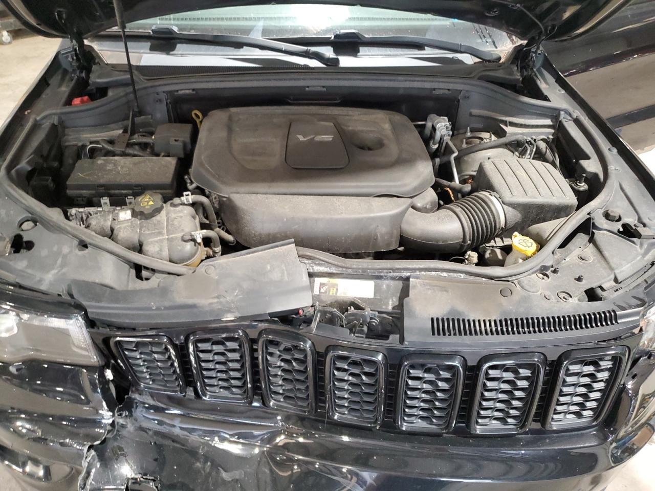 2019 JEEP GRAND CHEROKEE LAREDO photo 23
