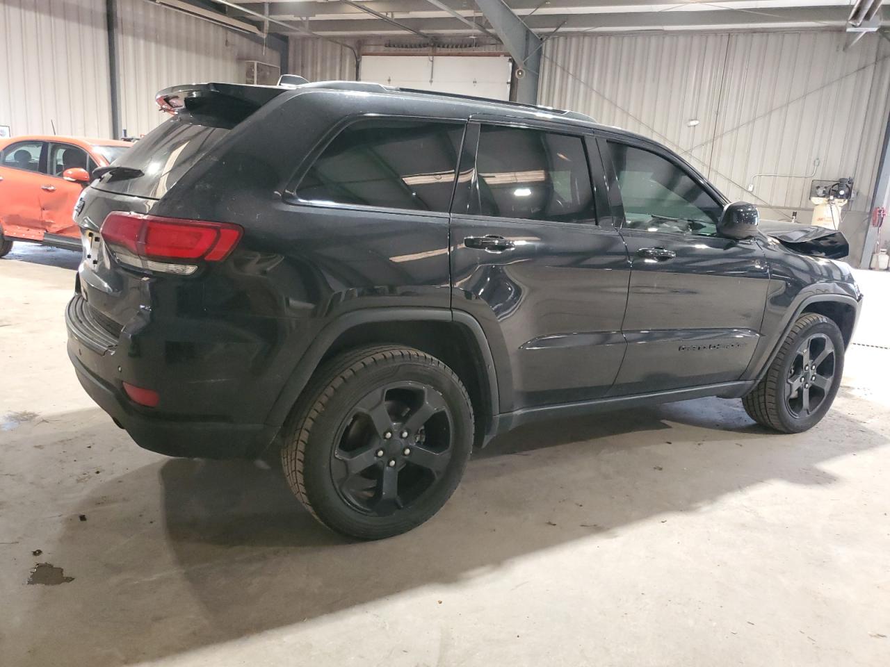 2019 JEEP GRAND CHEROKEE LAREDO photo 5