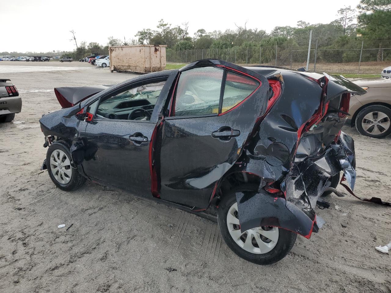 2013 TOYOTA PRIUS C ONE photo 3