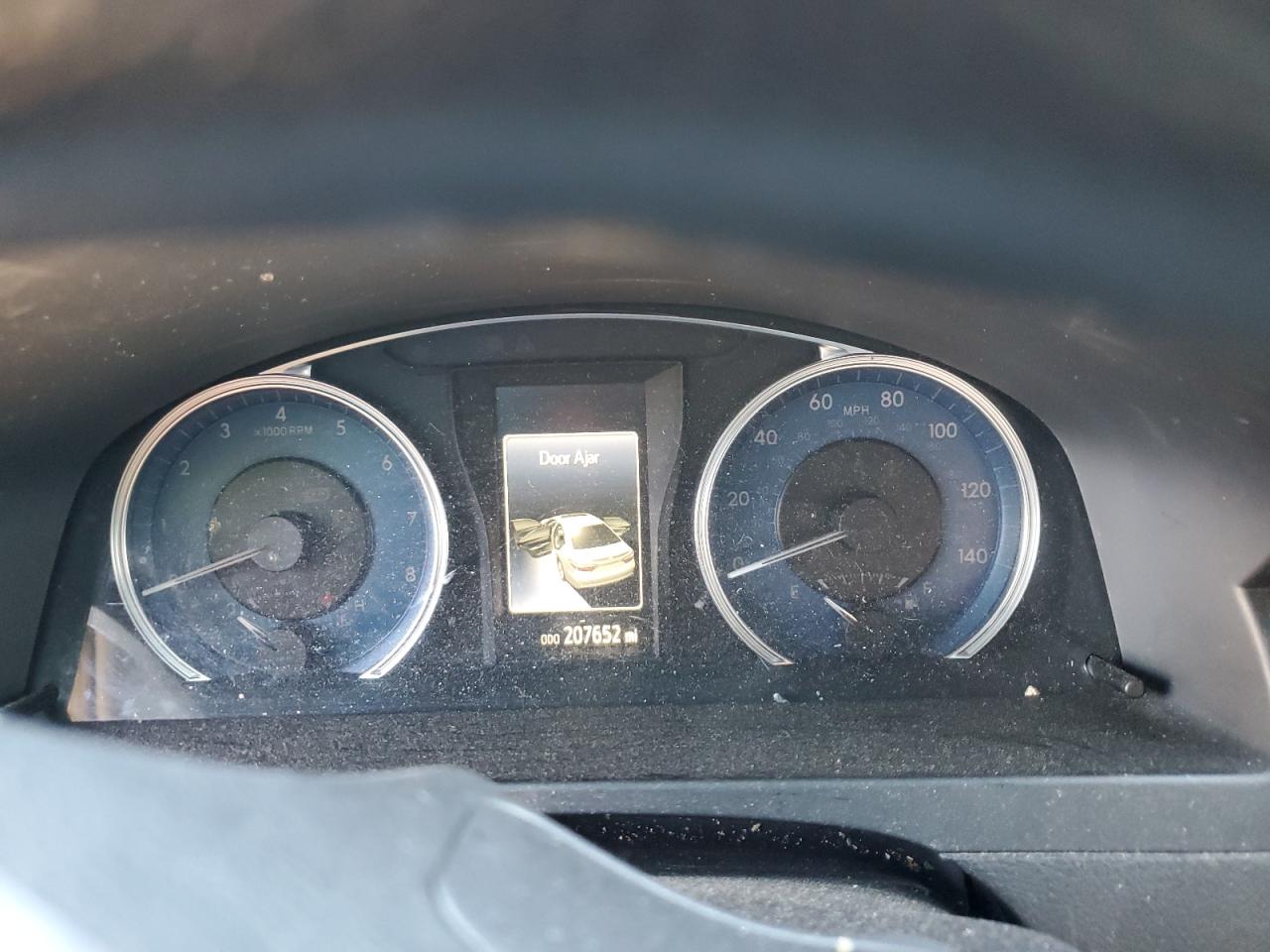 2016 TOYOTA CAMRY LE photo 17