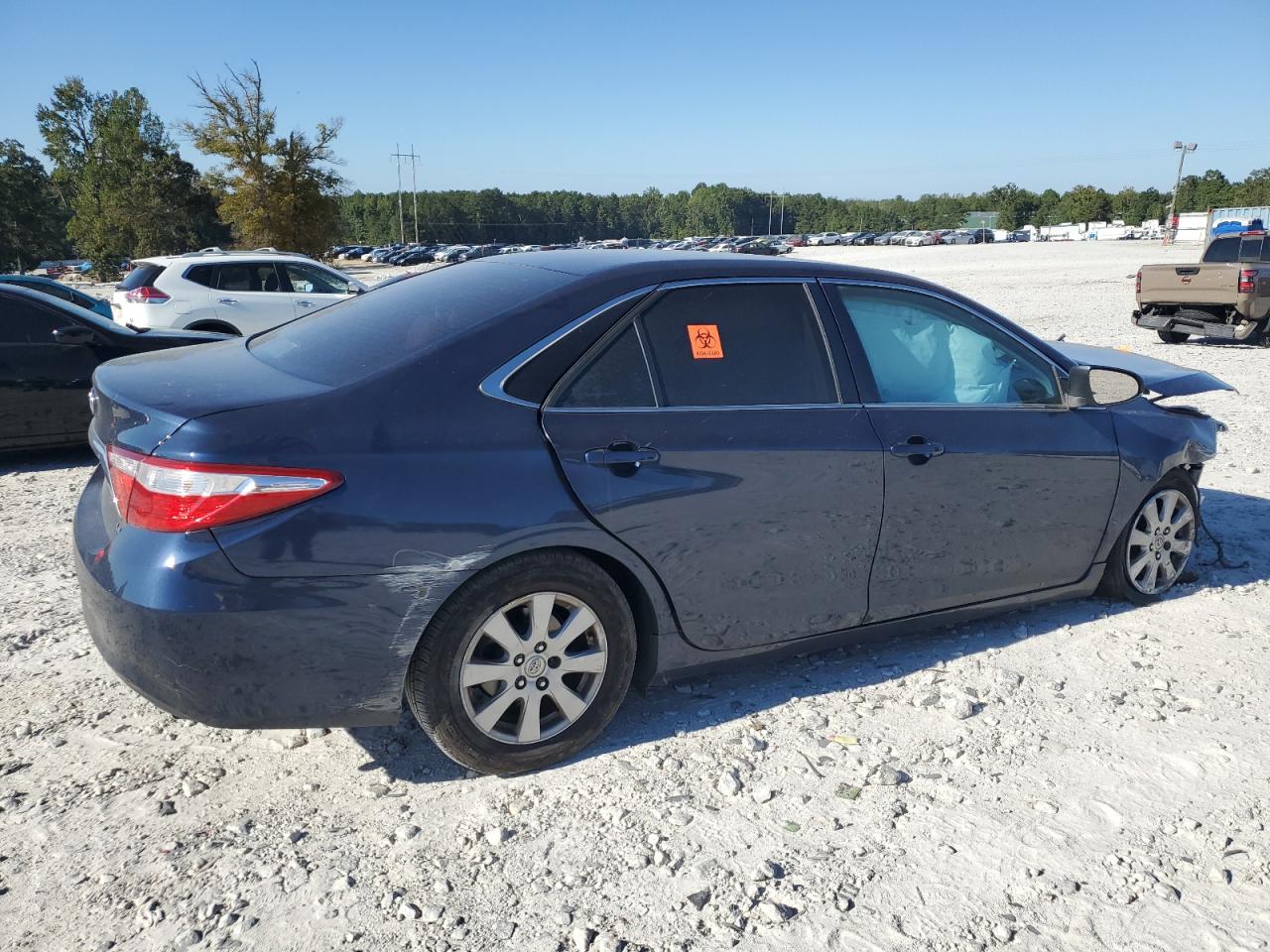 2016 TOYOTA CAMRY LE photo 5