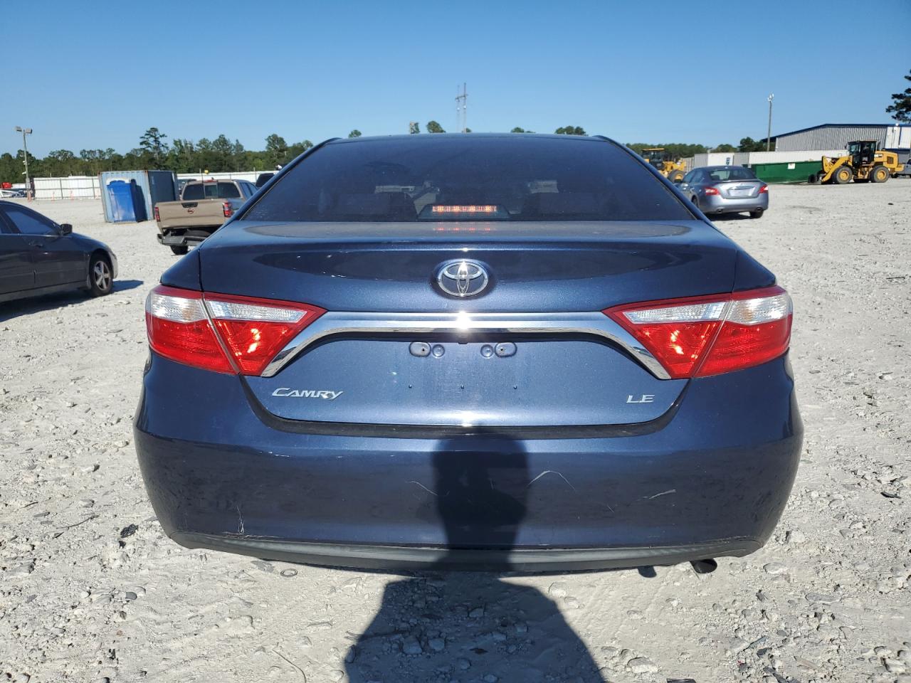 2016 TOYOTA CAMRY LE photo 11