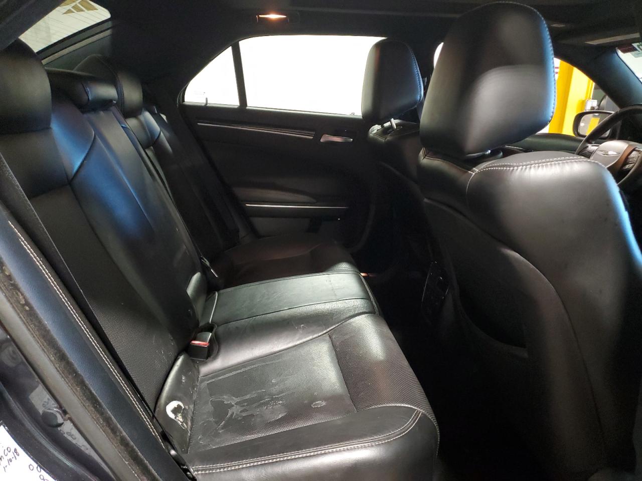 2018 CHRYSLER 300 S photo 19