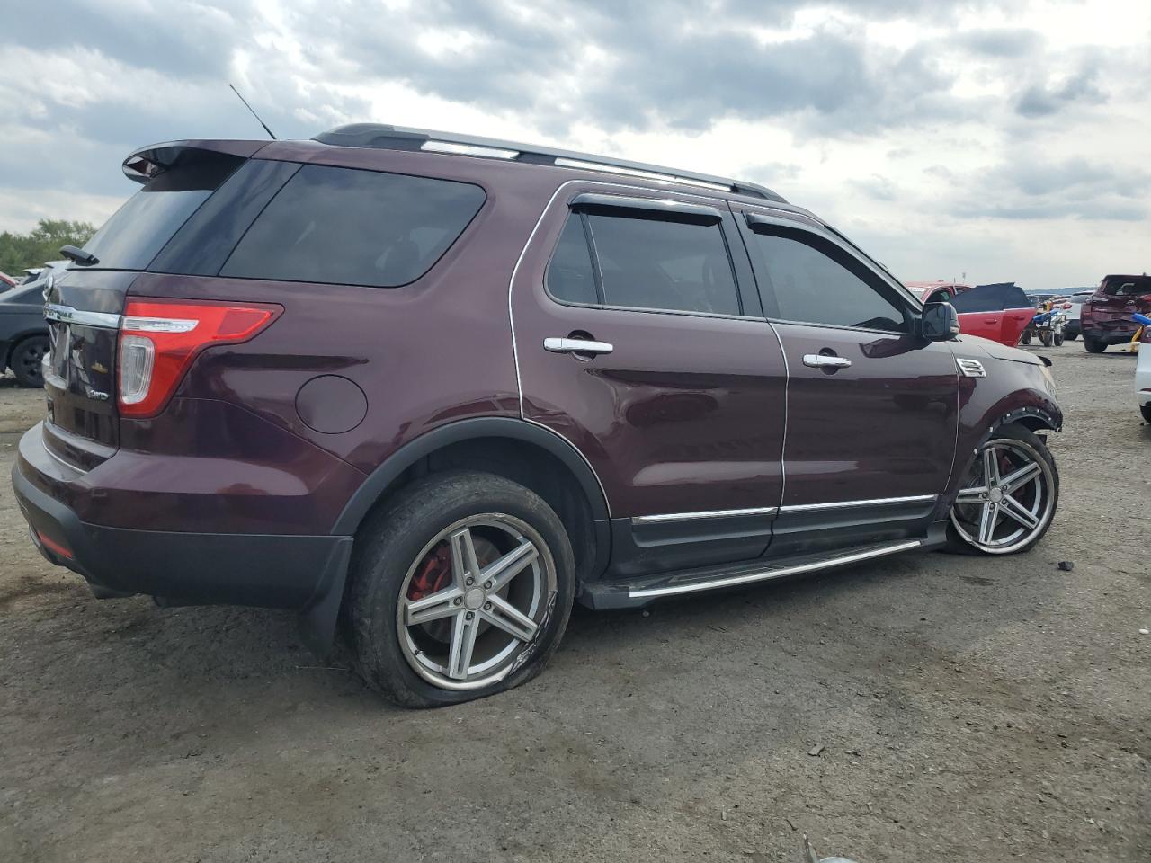 2011 FORD EXPLORER XLT photo 7