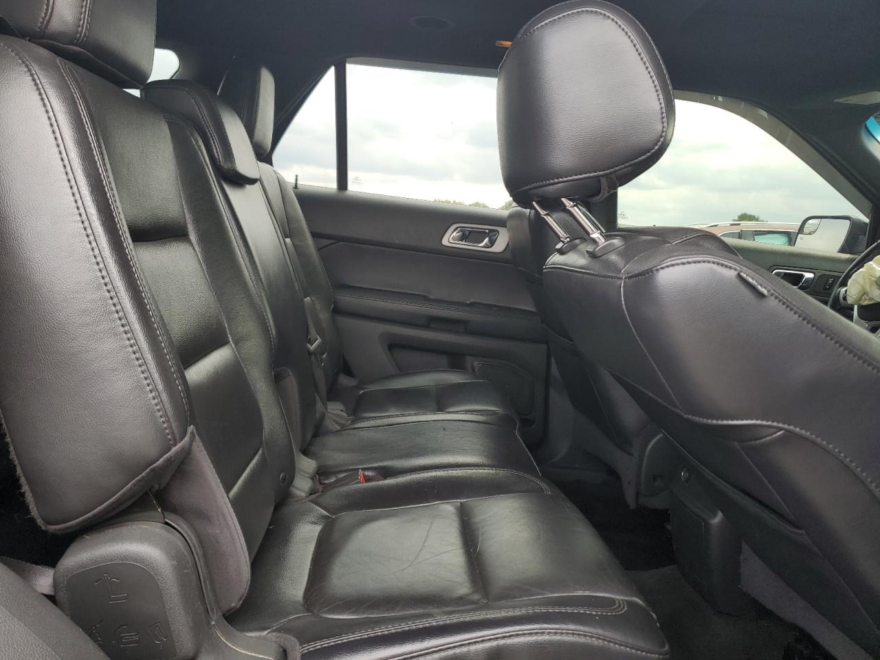 2011 FORD EXPLORER XLT photo 31
