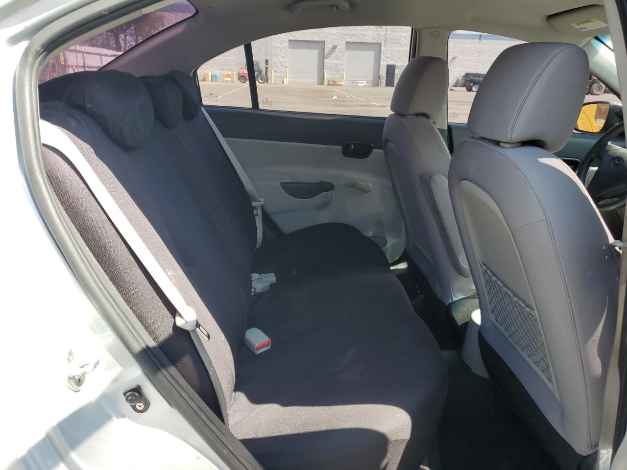 2010 HYUNDAI ACCENT GLS photo 19